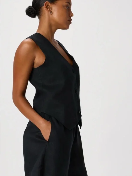 Quince European Sleeveless V-Neck Button Front Black Linen Vest - Picture 4 of 8